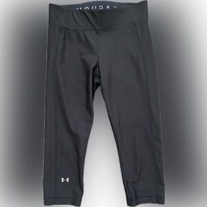 Under Armour Heat Gear Compression Capris - Size Medium